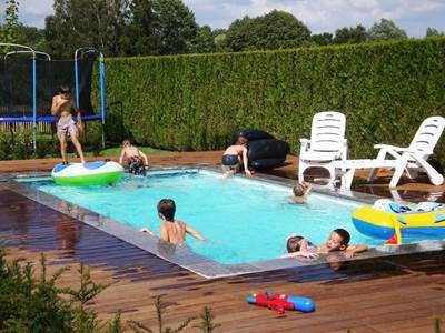 Polyester zwembad met SWIMSTREAM C-Model tegenstroominstallatie. ~België