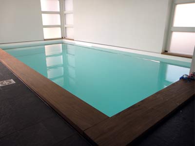 Folie zwembad met Swimstream tegenstroom zwemmachnine.